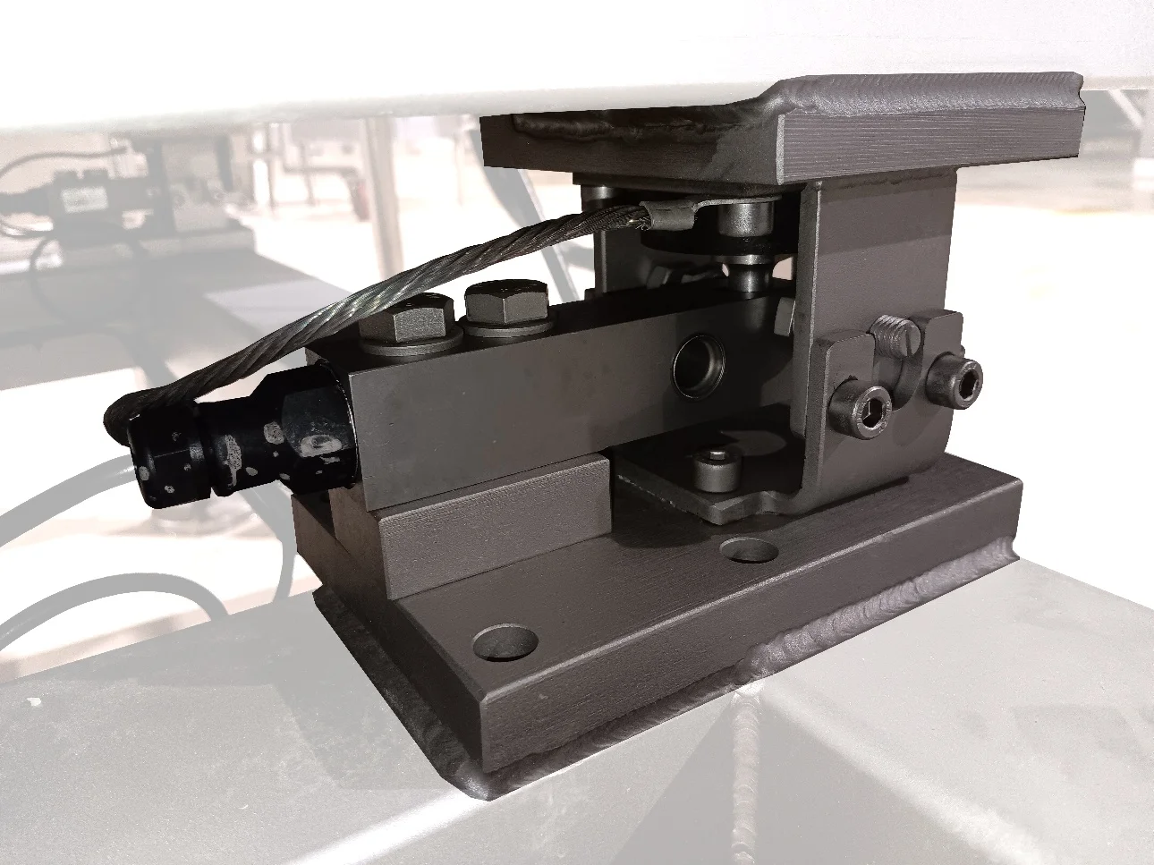 Stretching System — load cell for real-time weight monitoring